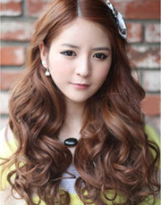 国字脸<em>中长发直发型图片</em> 时尚的中年长发型_发