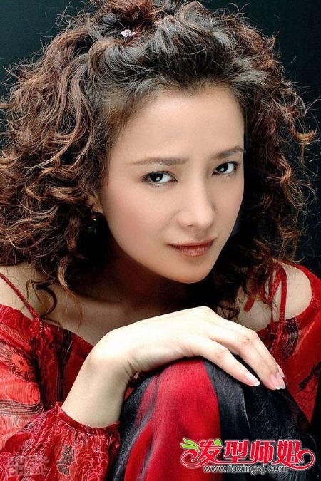 <em>女演员何晴</em>个人资料何晴现任老公邓育坤/图片