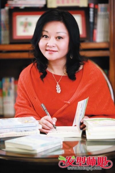 杨红樱的资料_杨红樱个人资料_有关杨红樱的资