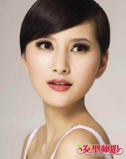 喜剧<em>女演员</em>杨青个人资料杨青近照图片/<em>身高</em>/年