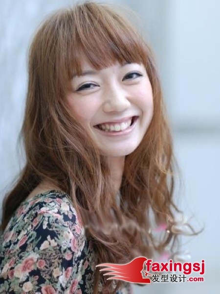 来看看吧约会发型~让大家甜美俏丽