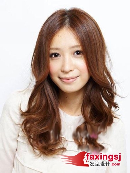 来看看吧约会发型~让大家甜美俏丽