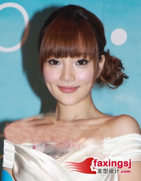 减龄显瘦发型 2012韩国最新流行短发图片~美美的去郊游