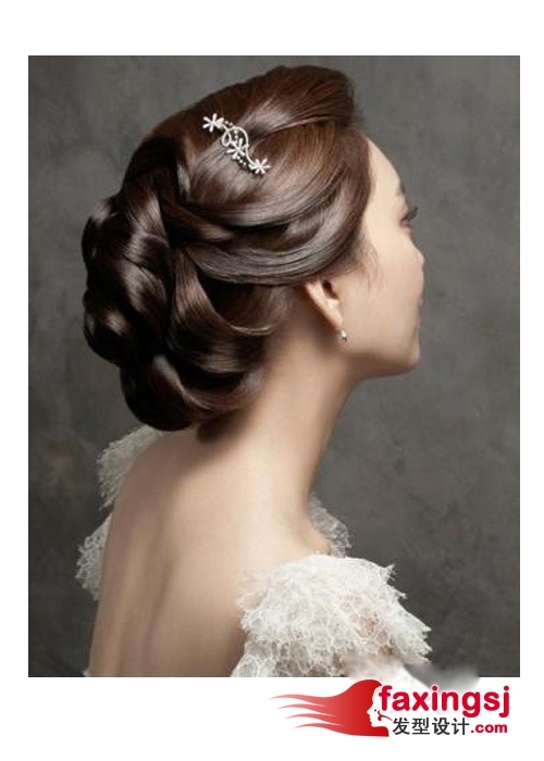新娘发型~让你活力挡不住 韩国新娘盘头精细温婉的低盘发能让新娘看