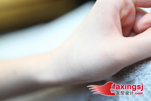 日系眼妆卷发教程 什么卷发最好看~懒人实用