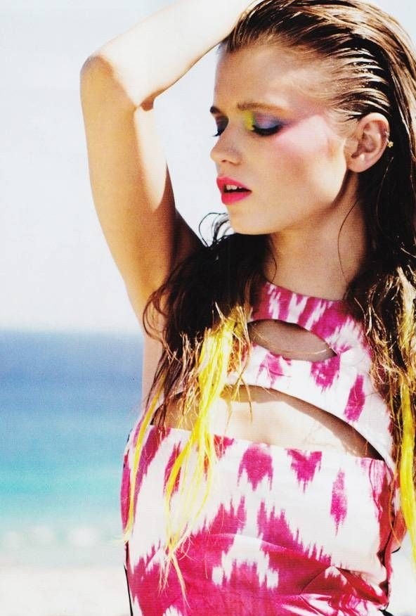 2010头发流行情人节发型 款款惹爱渐变发色