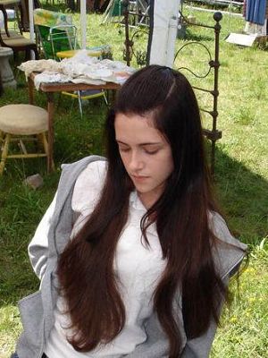 2010ʱж̷͡շŮʾ