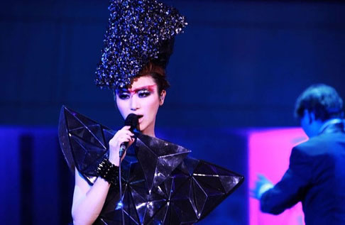 气质知性OL极品失败造型 尚雯婕风情啊!